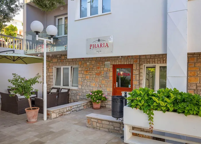 Pharia Hotel And Apartments - By The Beach
